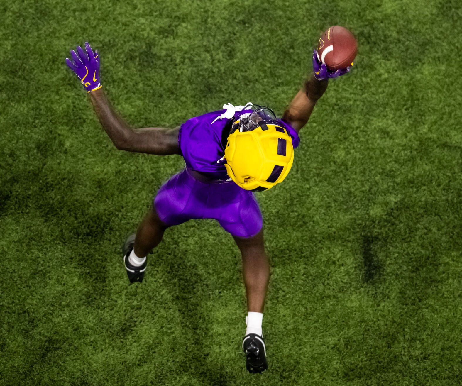 NO.lsucamp.081625_2268 MJ.JPG